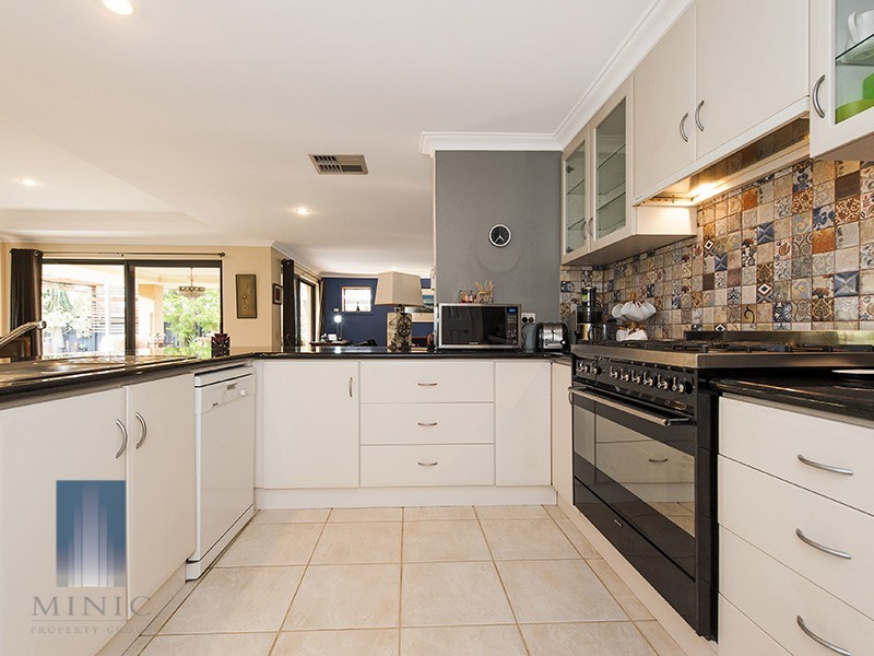 12 Doomben Court, Willetton WA 6155