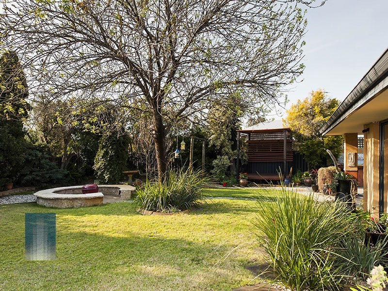 12 Doomben Court, Willetton WA 6155