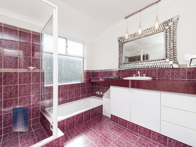 23 Warner Court, Manning WA 6152