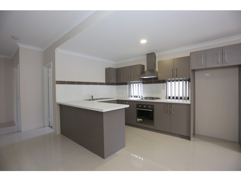 4/8 Purkiss Street, Cannington WA 6107