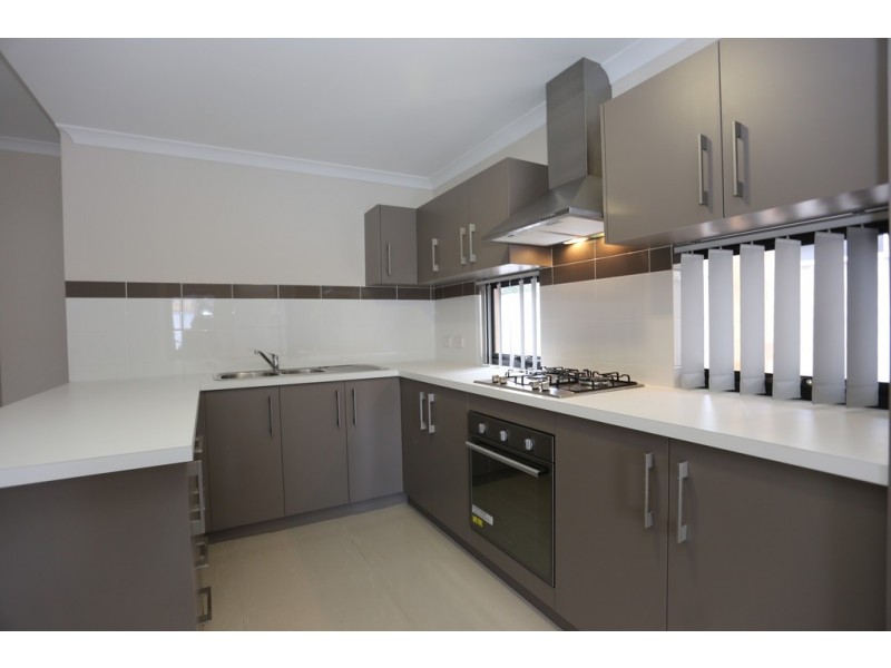 4/8 Purkiss Street, Cannington WA 6107