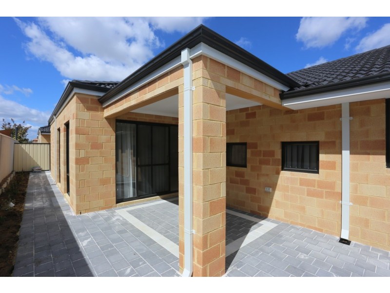 4/8 Purkiss Street, Cannington WA 6107