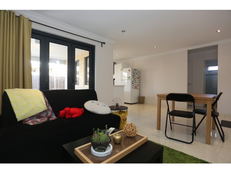 10 Trinity Close, Canning Vale WA 6155