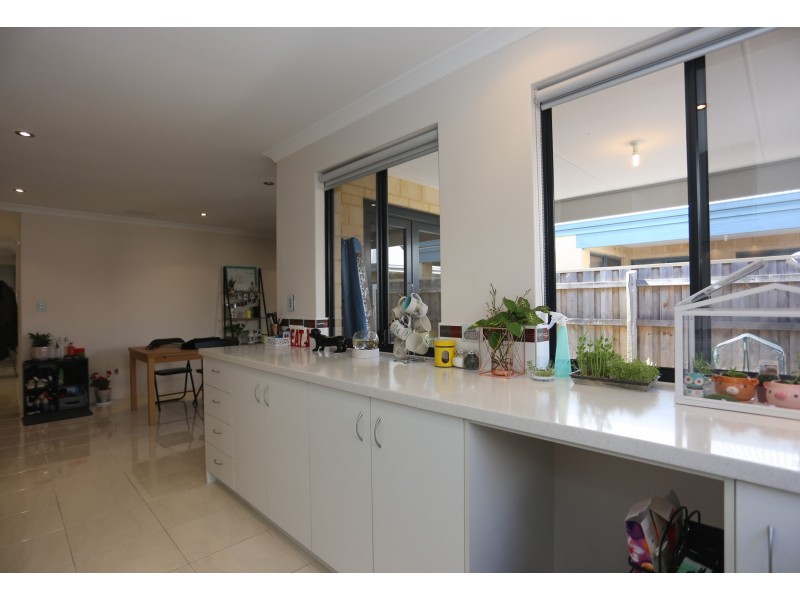 10 Trinity Close, Canning Vale WA 6155
