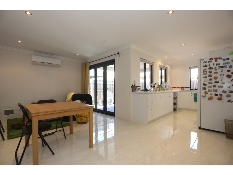 10 Trinity Close, Canning Vale WA 6155