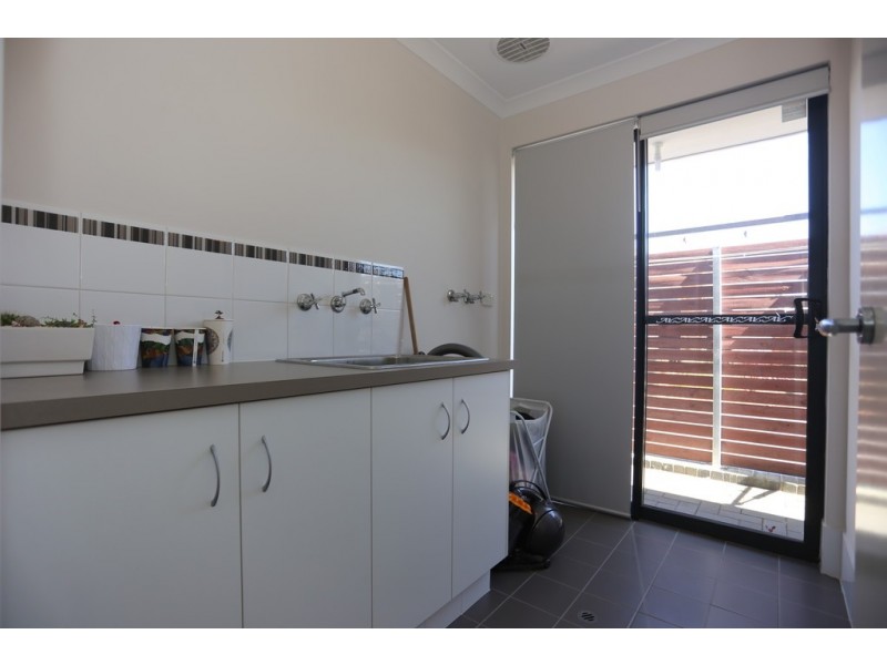 10 Trinity Close, Canning Vale WA 6155