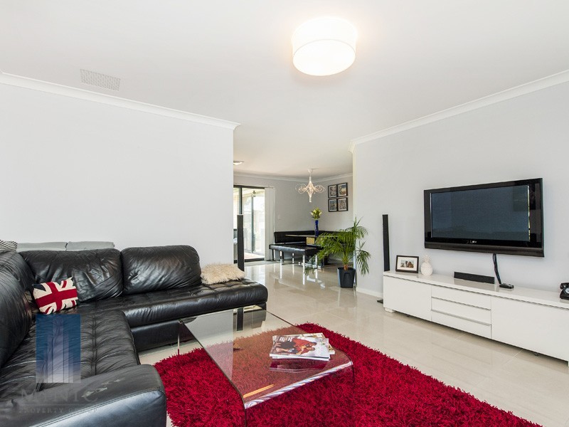 2/103 Leach highway, Wilson WA 6107