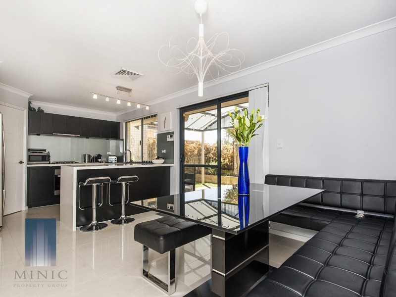 2/103 Leach highway, Wilson WA 6107