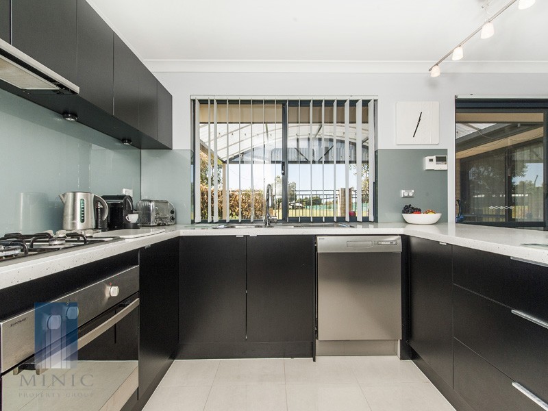 2/103 Leach highway, Wilson WA 6107