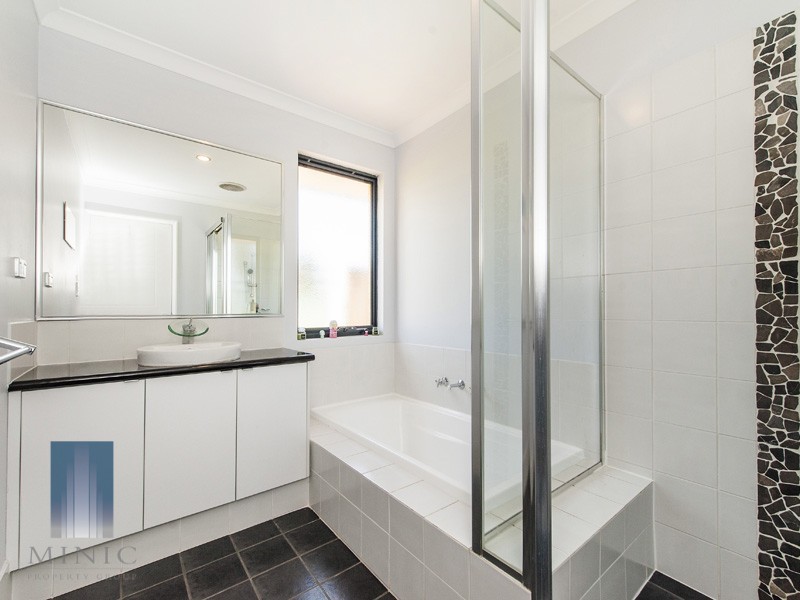 2/103 Leach highway, Wilson WA 6107