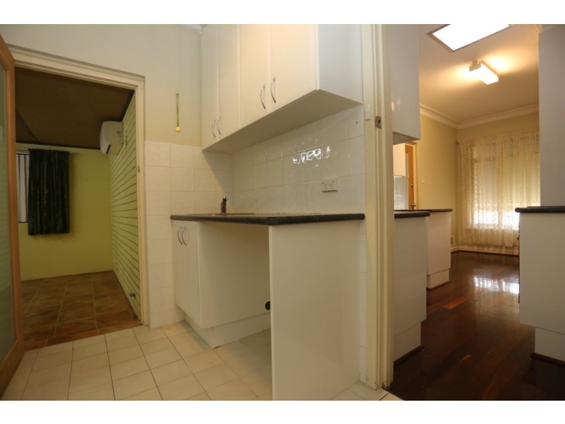 68 Armstrong Rd, Wilson WA 6107