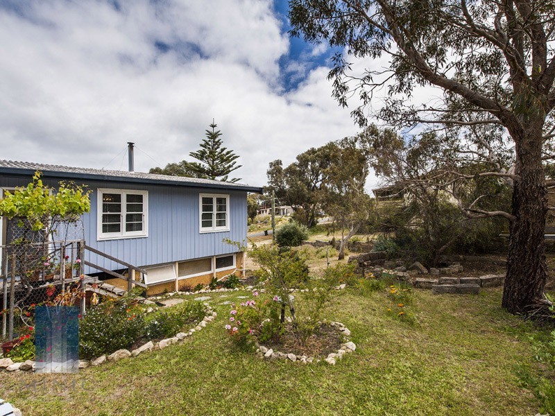 2/14 Turner Drive, Guilderton WA 6041