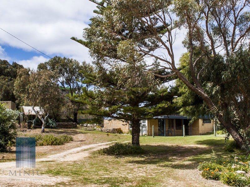 2/14 Turner Drive, Guilderton WA 6041