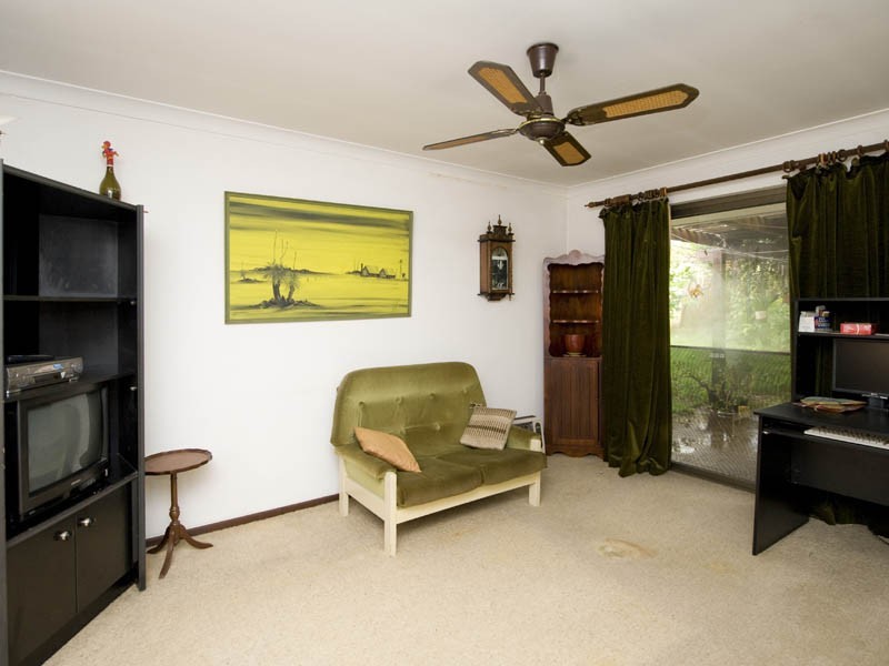 4 Bernier Road, Shelley WA 6148