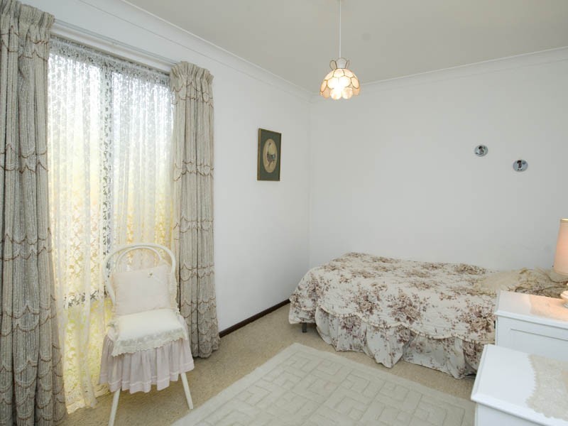 4 Bernier Road, Shelley WA 6148