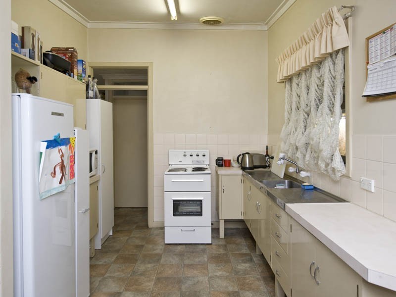 20 Knutsford Avenue, Rivervale WA 6103