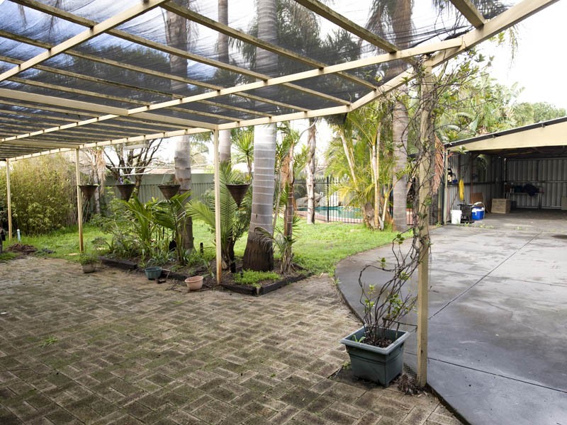 20 Knutsford Avenue, Rivervale WA 6103