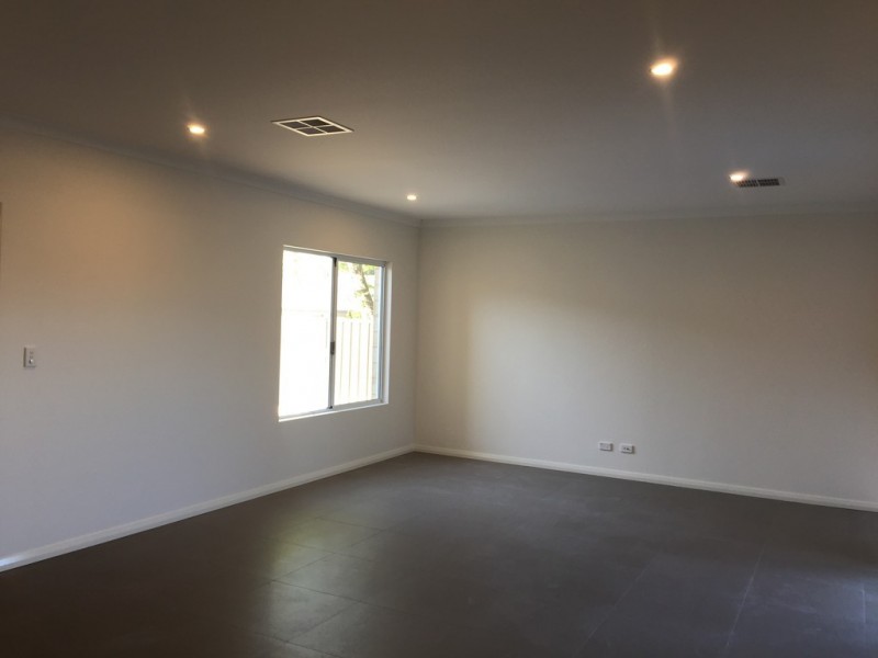 8A ANDREWS ROAD, Wilson WA 6107