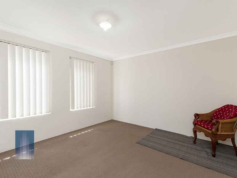 1/4 Hopkinson Way, Wilson WA 6107