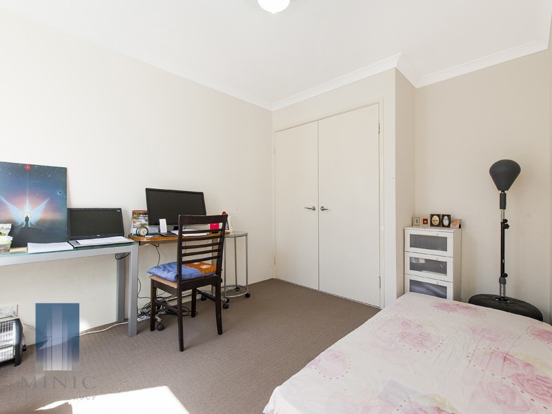 1/4 Hopkinson Way, Wilson WA 6107