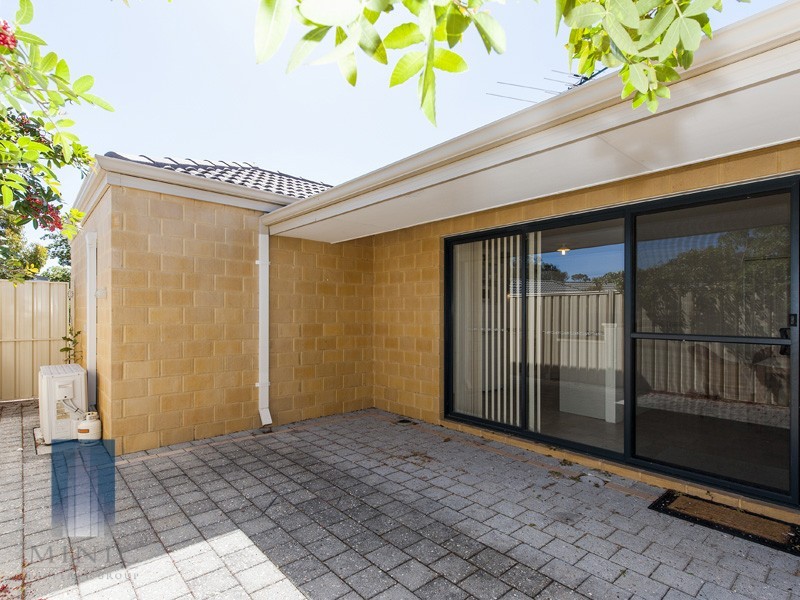 1/4 Hopkinson Way, Wilson WA 6107
