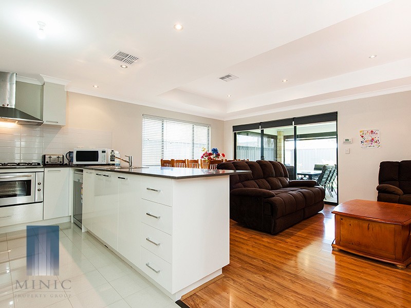 2/20 Amstey Street, Riverton WA 6148
