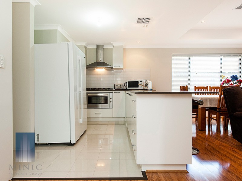 2/20 Amstey Street, Riverton WA 6148