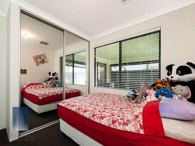 2/20 Amstey Street, Riverton WA 6148