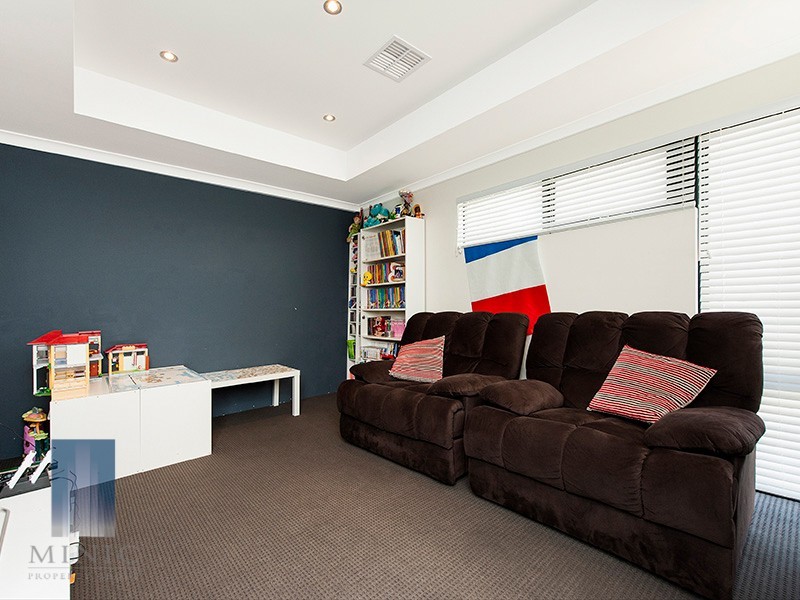 2/20 Amstey Street, Riverton WA 6148