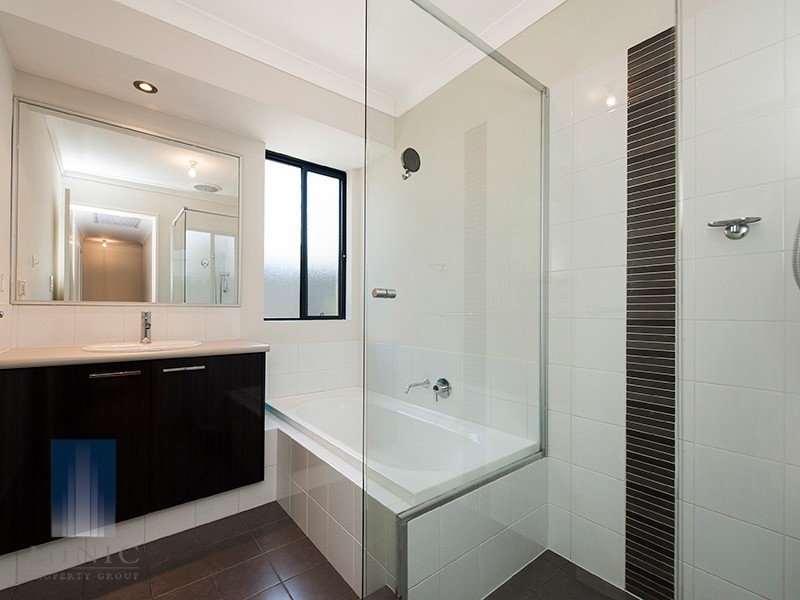 2/20 Amstey Street, Riverton WA 6148