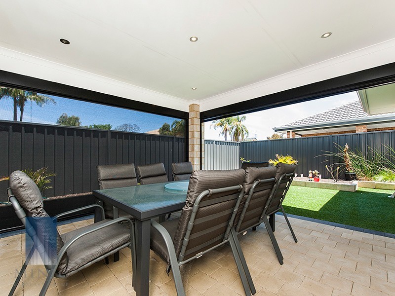 2/20 Amstey Street, Riverton WA 6148