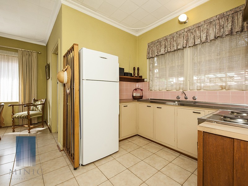 1/32 Emily Steet, St James WA 6102