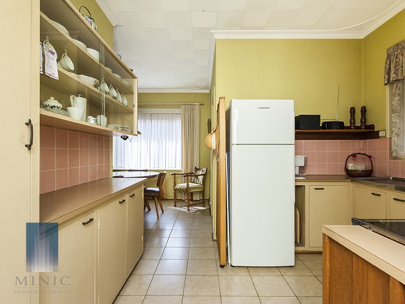 1/32 Emily Steet, St James WA 6102