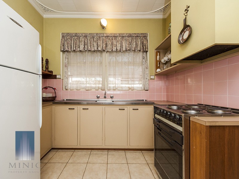 1/32 Emily Steet, St James WA 6102