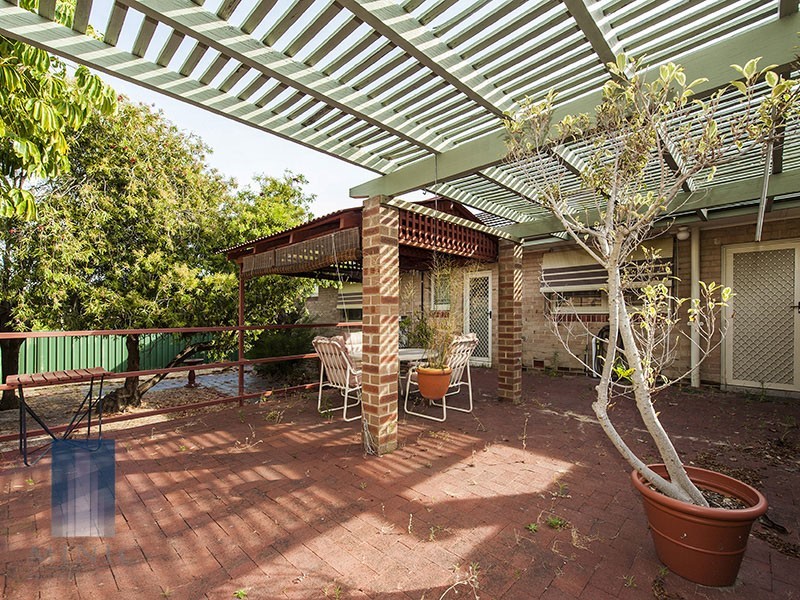 1/32 Emily Steet, St James WA 6102