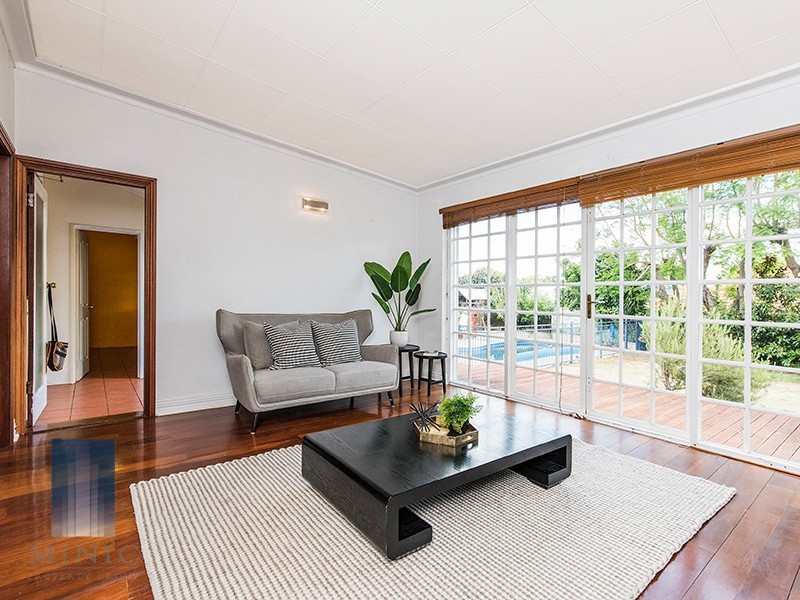 7 Isabella Crescent, Manning WA 6152