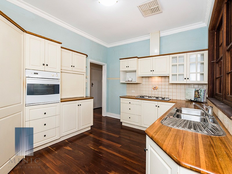 7 Isabella Crescent, Manning WA 6152