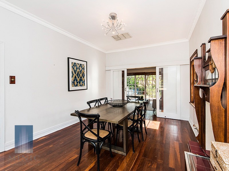 7 Isabella Crescent, Manning WA 6152