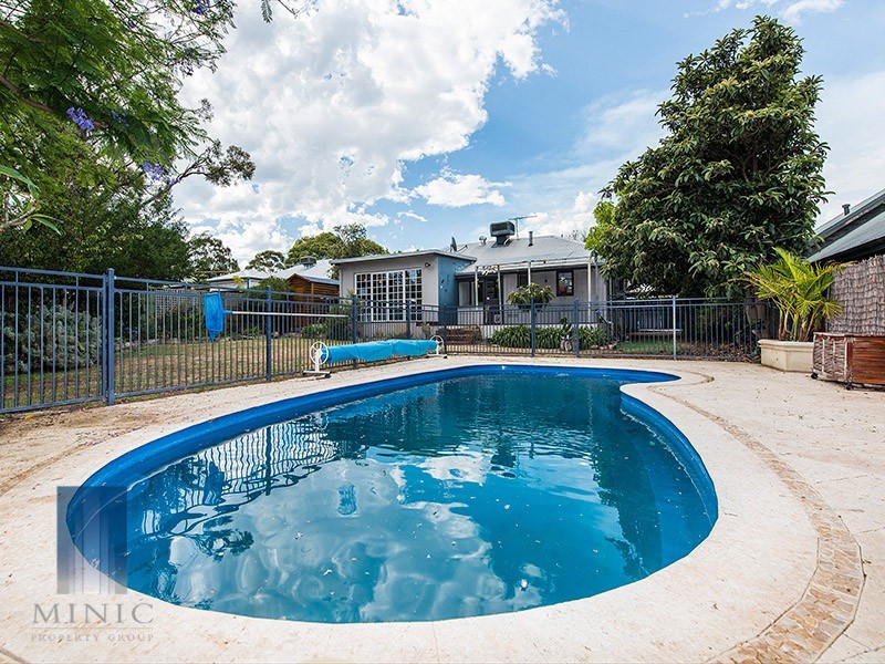 7 Isabella Crescent, Manning WA 6152