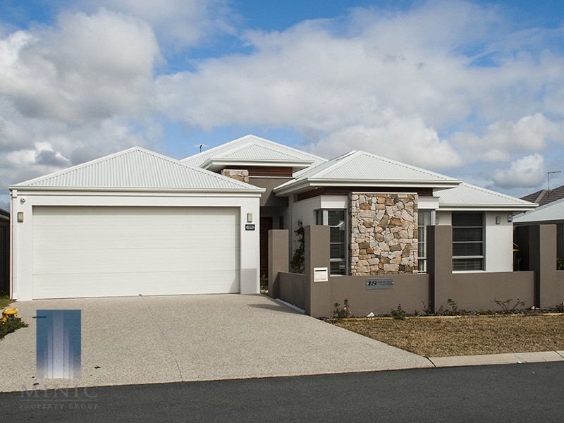 18 Nuffield Street, Piara Waters WA 6112