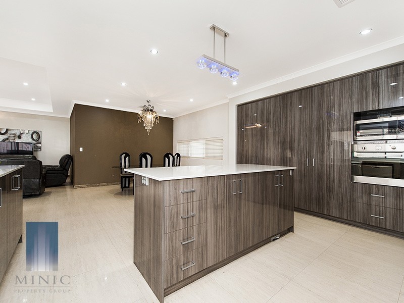 18 Nuffield Street, Piara Waters WA 6112
