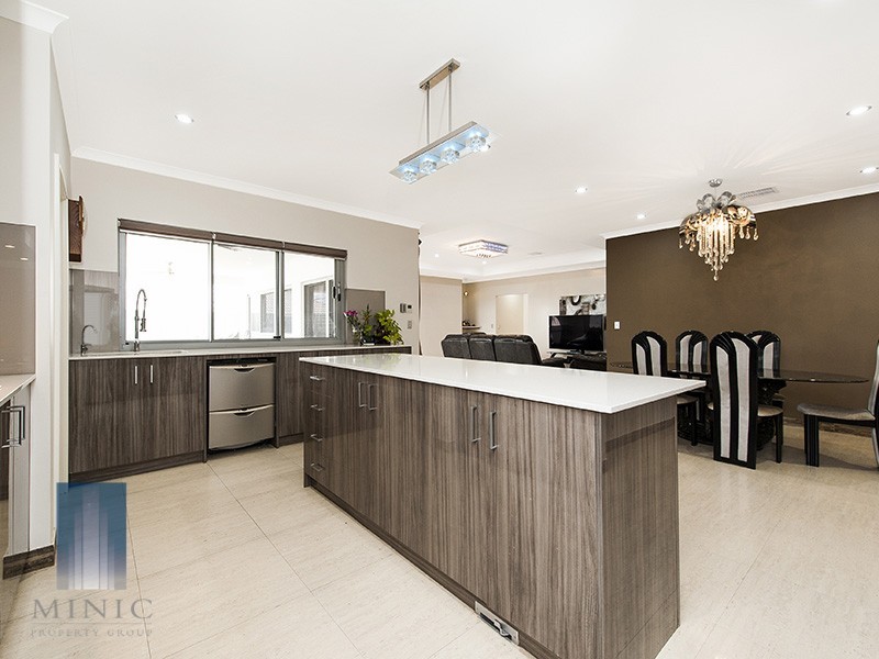 18 Nuffield Street, Piara Waters WA 6112