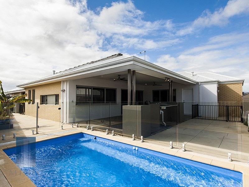 18 Nuffield Street, Piara Waters WA 6112