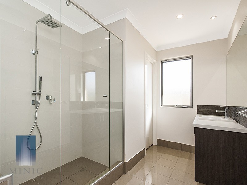 18 Nuffield Street, Piara Waters WA 6112