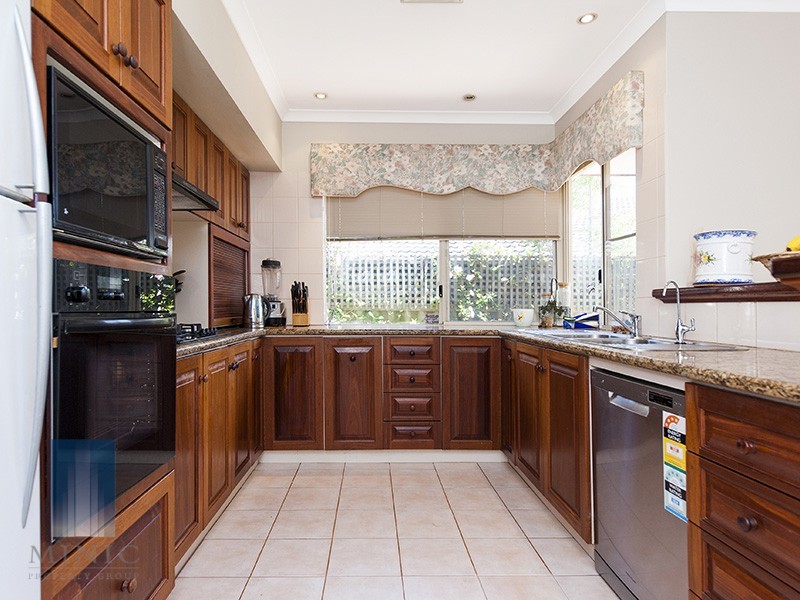 36 Rivermoor Loop, Riverton WA 6148