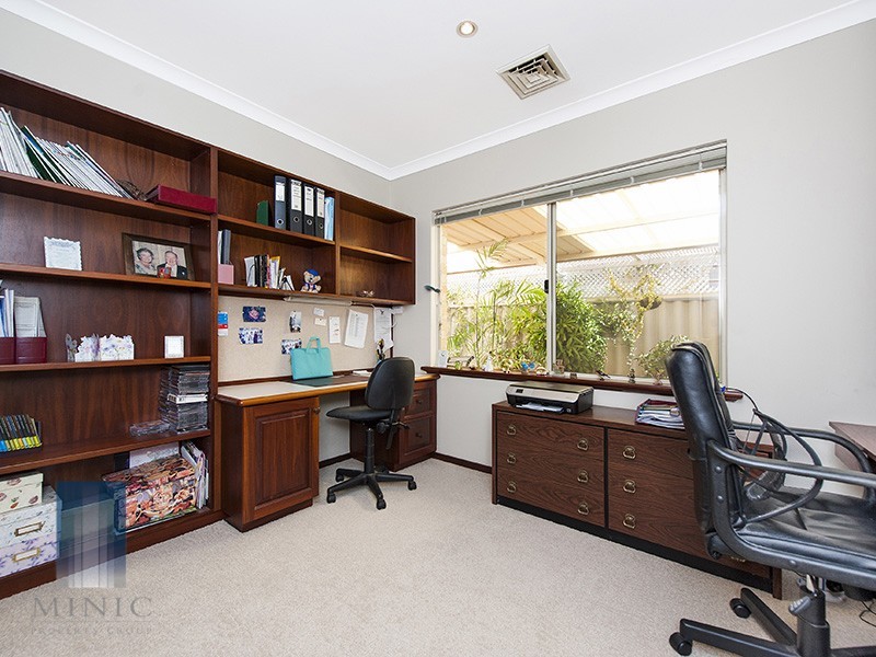 36 Rivermoor Loop, Riverton WA 6148