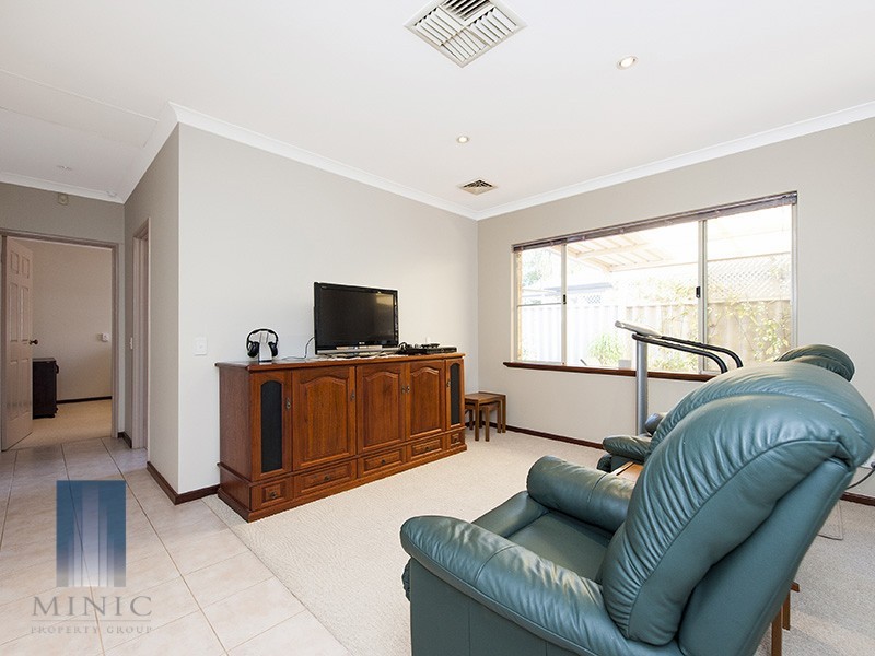 36 Rivermoor Loop, Riverton WA 6148