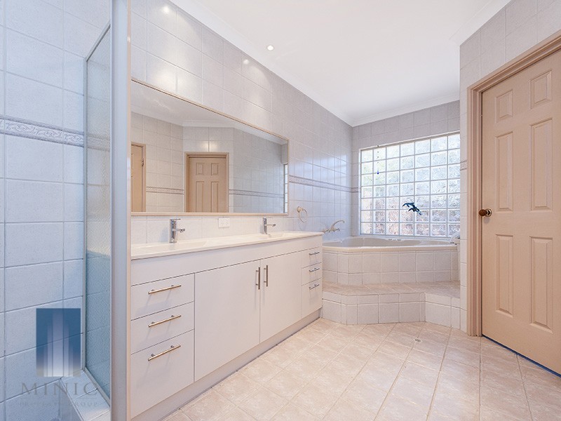 36 Rivermoor Loop, Riverton WA 6148