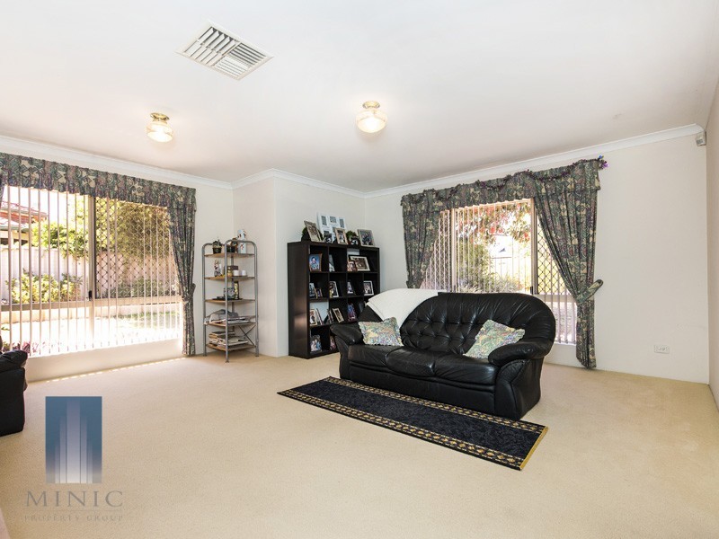 4 Foreshore Entrance, Wilson WA 6107