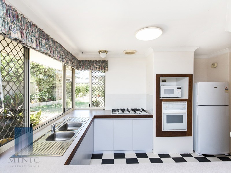 4 Foreshore Entrance, Wilson WA 6107